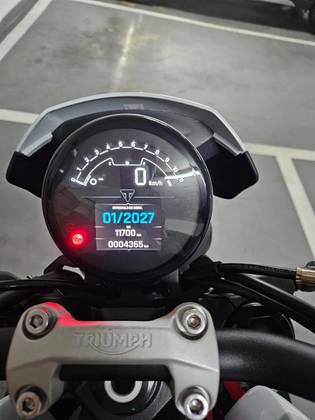 TRIUMPH TRIDENT 660 TRIPLE TRIBUTE EDITION 